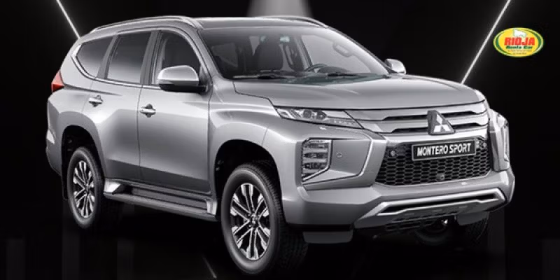 Mitsubishi Montero Sport 2026 negra 4x4 vista frontal Rioja Rent a Car